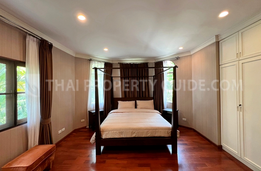 House with Private Pool in Sukhumvit 